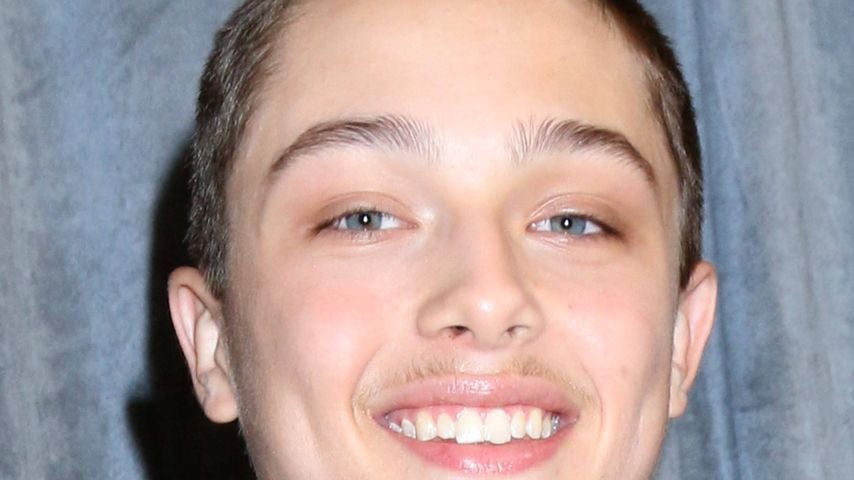 Nach Namensbruch: Knox Jolie überrascht mit wilder Frisur