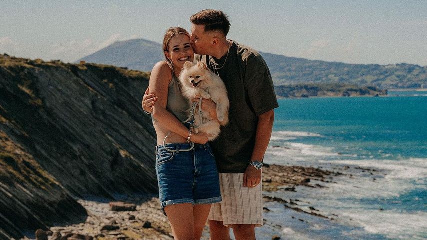 Mone und Kobe Mahoni mit ihrer Hündin Yuli