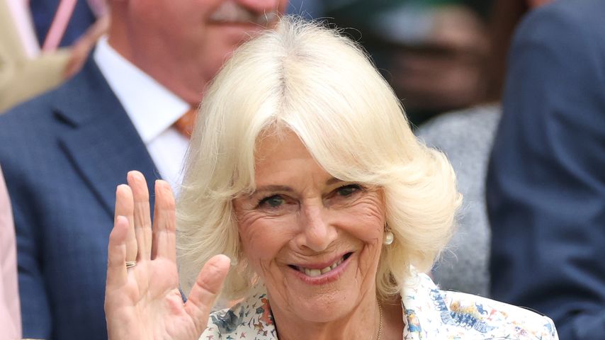 Camilla begeistert Wimbledon mit tierischem Fashion-Auftritt