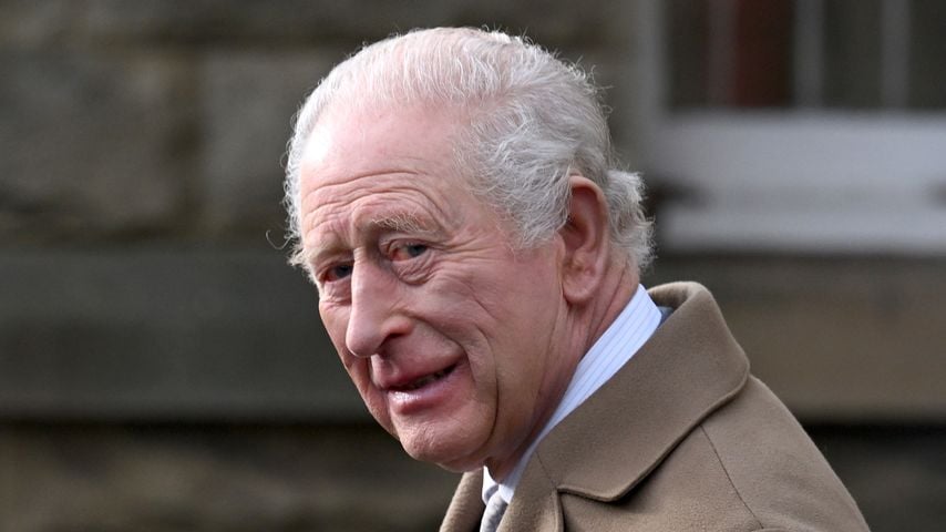 König Charles III. trifft am Bahnhof Clitheroe während seines Besuchs in Lancashire ein, Februar 2026