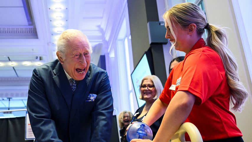 König Charles wird bei Erste-Hilfe-Kurs zum Scherzkeks