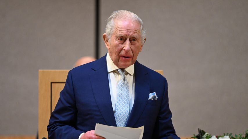 König Charles III. hält bei der feierlichen Eröffnung des siebten Senedd in Cardiff eine Rede