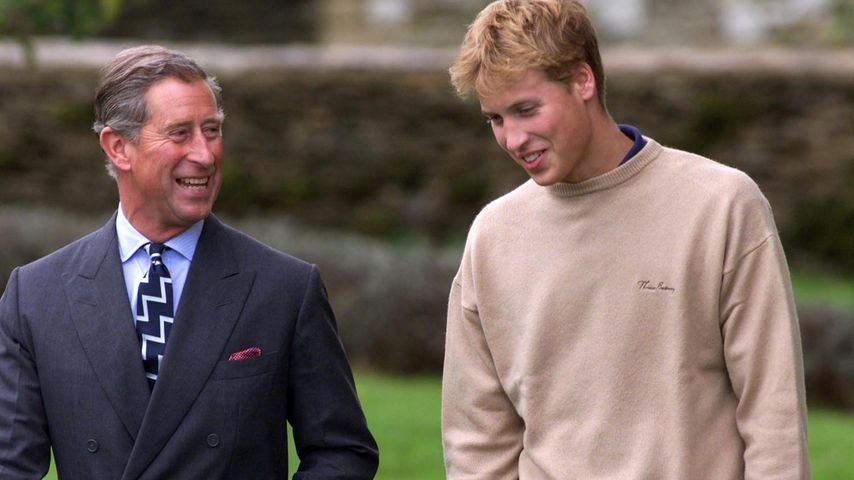 König Charles III. und Prinz William im Jahr 2000 im Highgrove Gardens