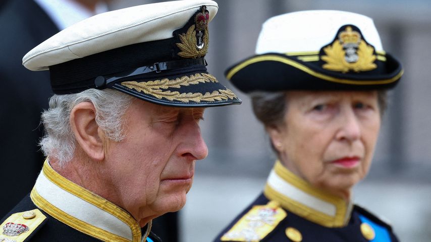 König Charles III. und Prinzessin Anne