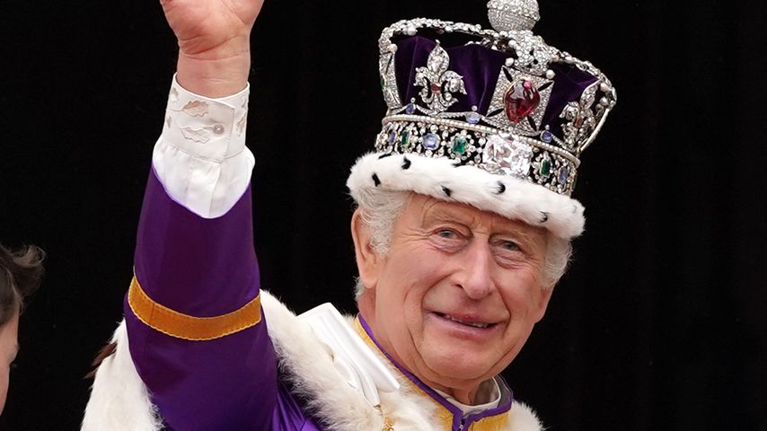 Krönungsjubiläum: So turbulent war Charles' erstes Jahr!