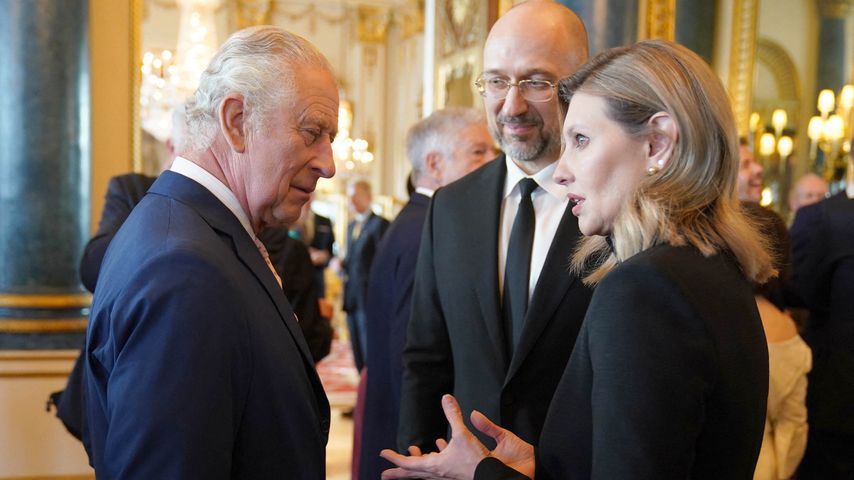 König Charles mit Ukraines First Lady Olena Zelenska und Denys Shmyhal im Mai 2023