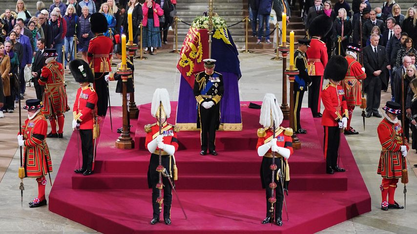 Weitere Mahnwache: Royals zollen der Queen (†96) Tribut!