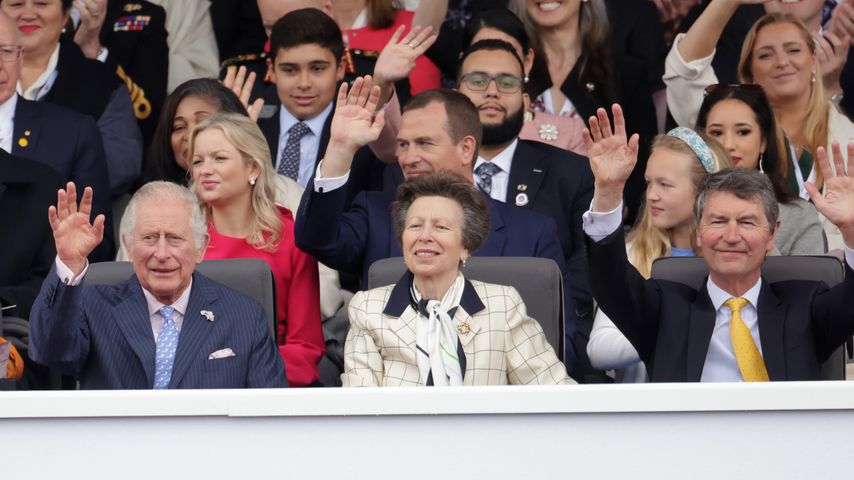 Prinzessin Anne (Mitte) im Kreis ihrer Familie