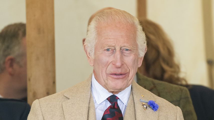 König Charles, Monarch