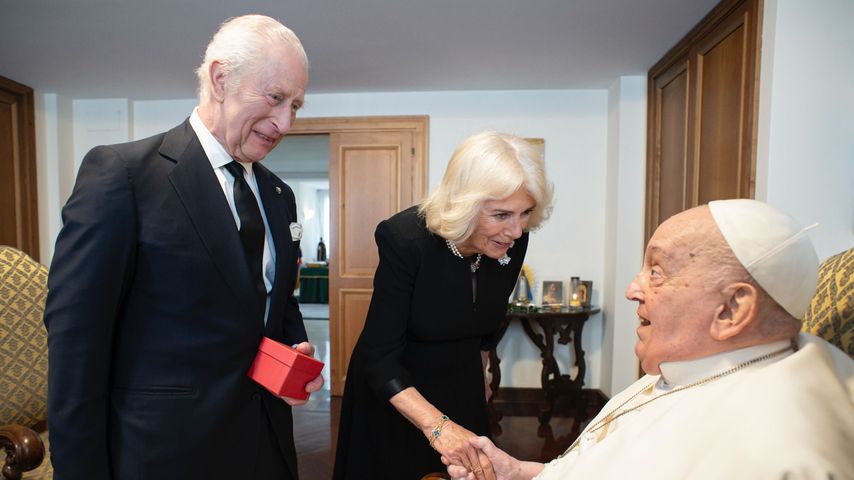 König Charles und Königin Camilla mit Papst Franziskus im April 2025