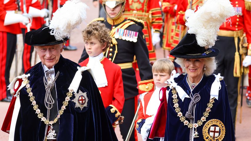 Traditionelle Gewänder: Die Royals strahlen beim Garter Day!
