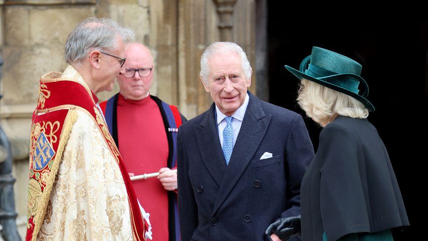 König Charles und Königin Camilla vor dem Windsor Castle im März 2024