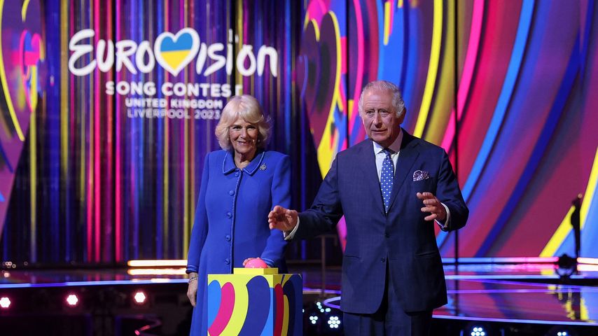 König Charles und Camilla enthüllen ESC-Bühne in Liverpool