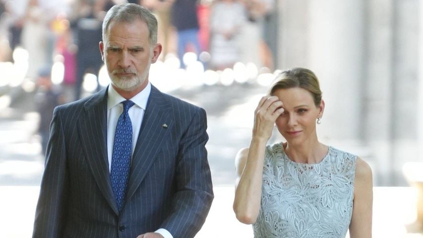 König Felipe falsch begrüßt: Fürstin Charlène erntet Spott