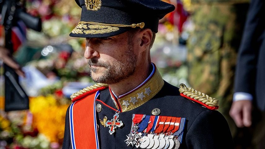 König Haakon bei der Trauerprozession für König Harald in Oslo