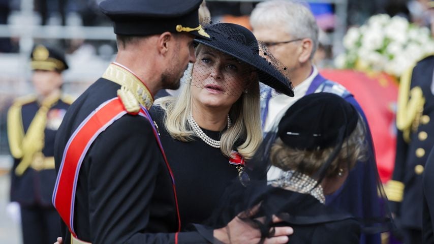König Haakon VIII., Königin Mette-Marit und Königin Sonja bei der Trauerfeier für König Harald V. im Osloer Dom