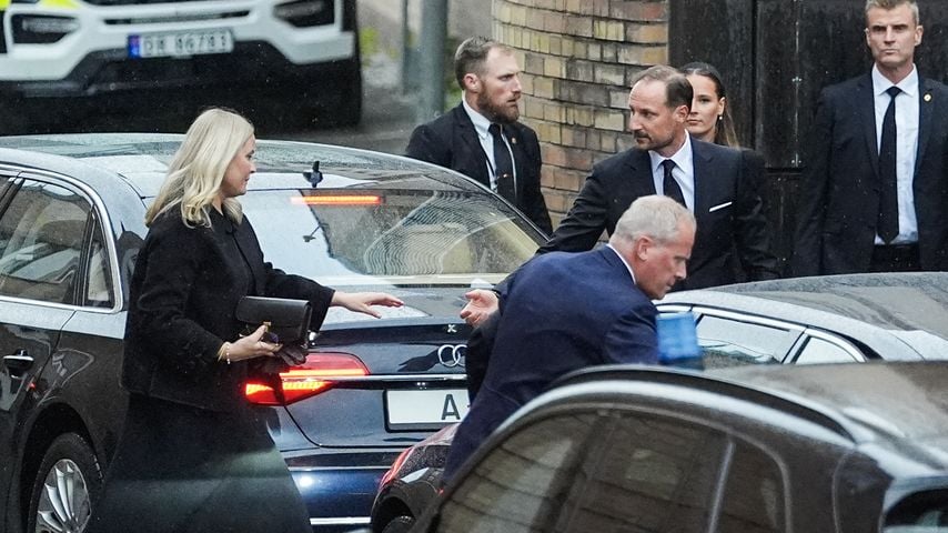 Haralds letzte Fahrt: Haakon & Mette-Marit hielten Händchen
