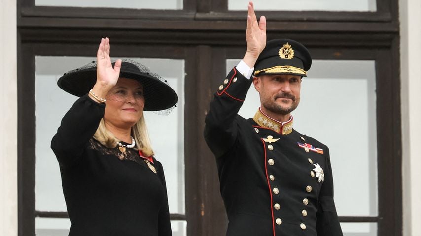 Palast teilt Balkon-Foto von König Haakon aus seiner Sicht