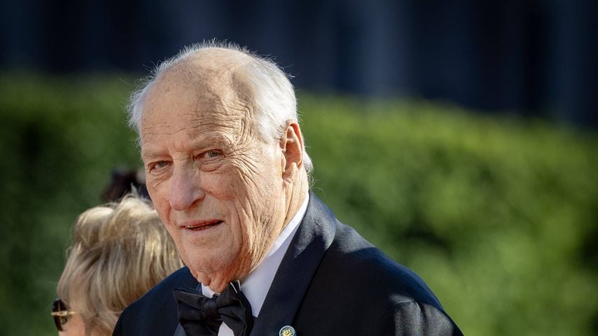 Zustand ernst: Königsfamilie eilt zu Harald ins Krankenhaus