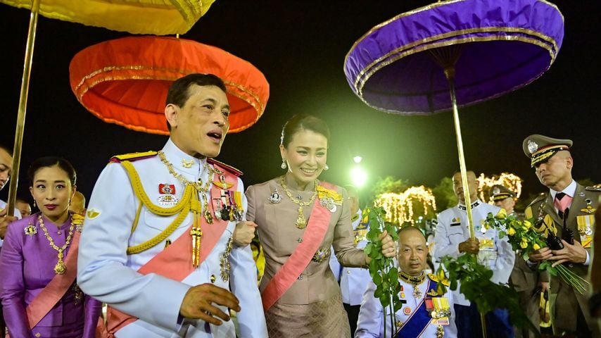 Thailands König Maha Vajiralongkorn, Königin Suthida und Prinzessin Bajrakitiyabha in Bangkok