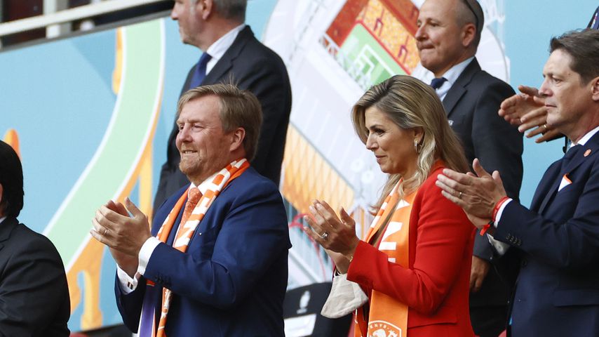 König Willem Alexander und Königin Máxima beim ersten EM-Spiel der Niederlande