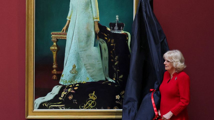 Königin Camilla enthüllt ihr Portrait