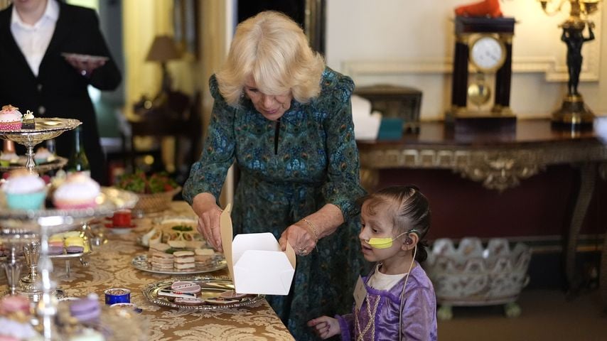 Tea-Time mit Camilla: Schwer kranke Kinder besuchen Königin