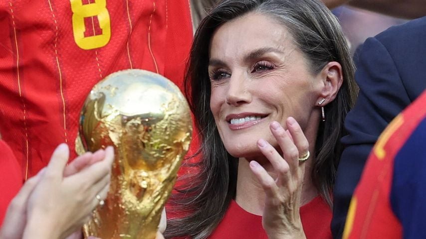 Drei Botschaften: Das bedeutet Königin Letizias WM-Kleid