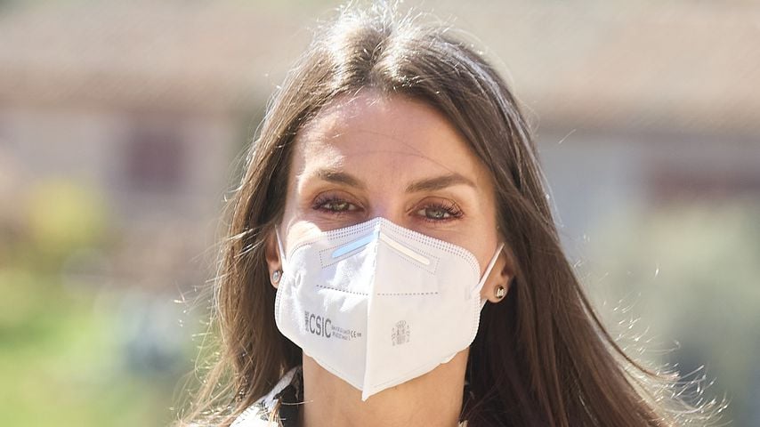 Bei Award-Verleihung: Königin Letizia stylish im Karo-Blazer