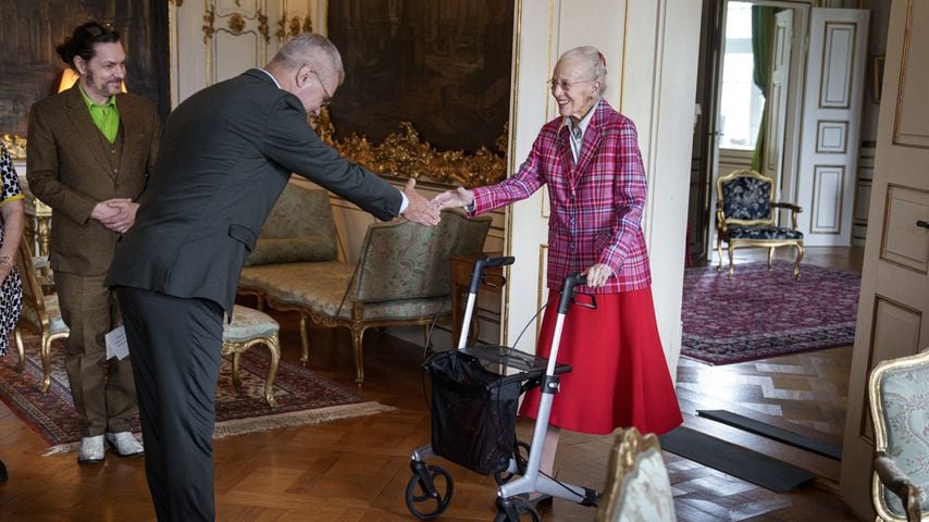 Königin Margrethe wird bei der Verleihung des "Prince Henrik Prize" an Pia Tafdrup in Schloss Fredensborg begrüßt, 11. Juni 2026