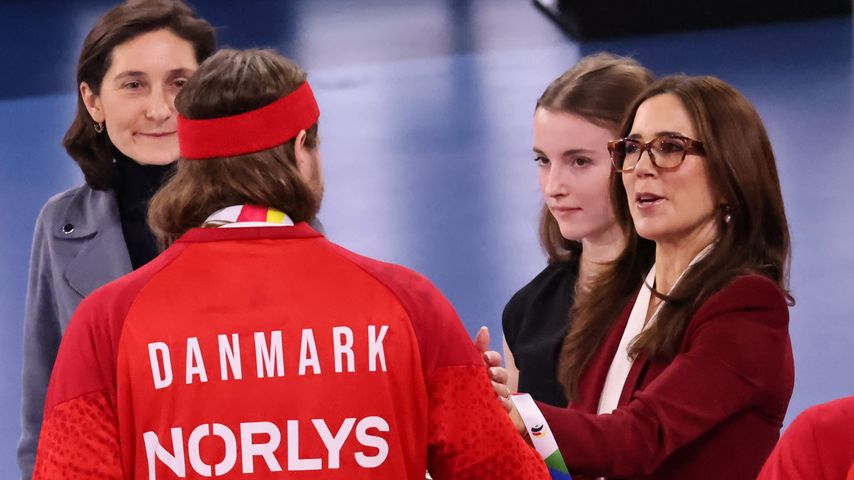 Königin Mary von Dänemark strahlt bei Handball-EM in Köln