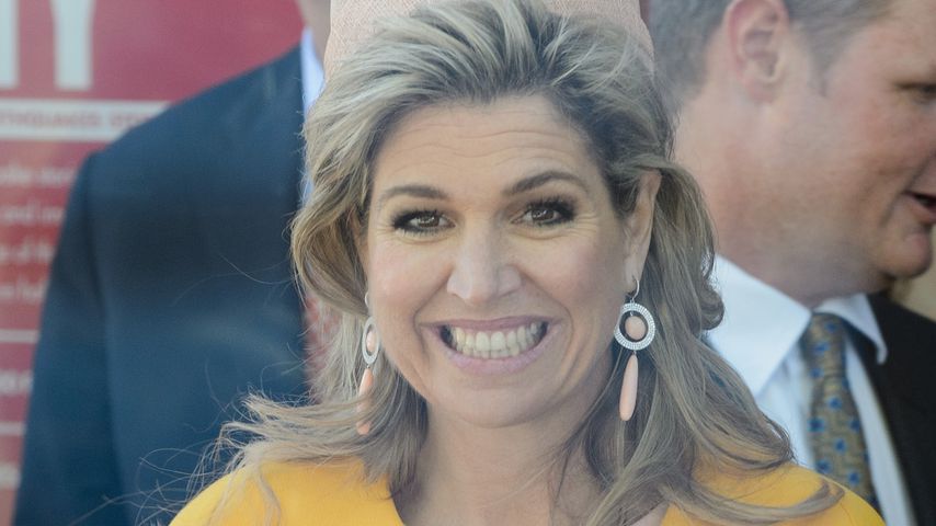 Königin Maxima ganz in Rot: So trägt man einen Hosenanzug!