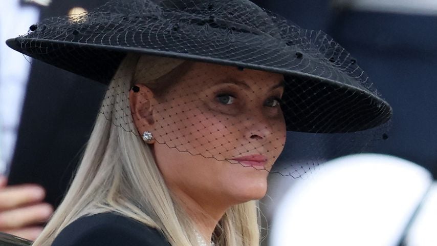 Erste Fotos: Mette-Marit zeigt sich bei Haralds Beerdigung