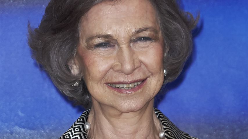 Königin Sofia: Sie trägt ihre Enkel auf der Tasche