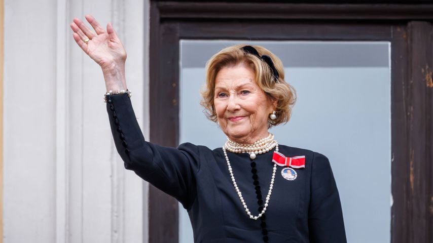 Königin Sonja bei der Trauerfeier für König Harald auf dem Balkon des Königspalasts in Oslo