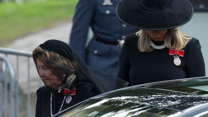 Königin Sonja und Kronprinzessin Mette-Marit treffen zur Trauerfeier für König Harald V am Dom in Oslo ein