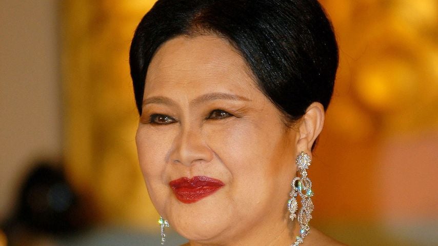 Königinmutter Sirikit, 2006