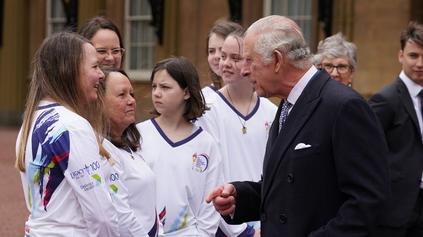 König Charles im Buckingham Palace im April 2023