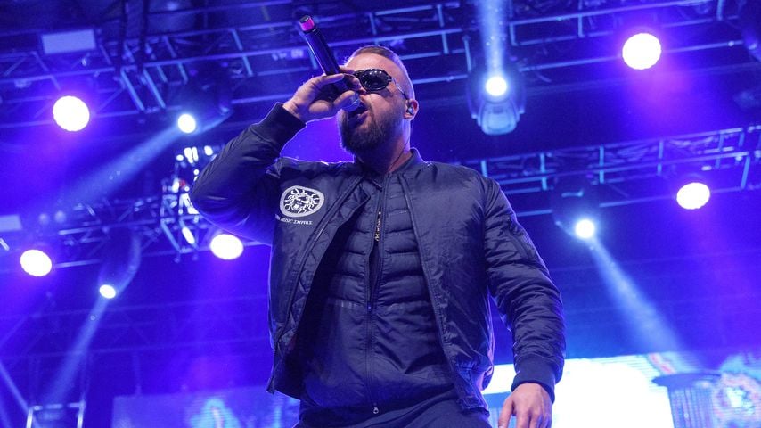 Kollegah bei einem Konzert in Köln