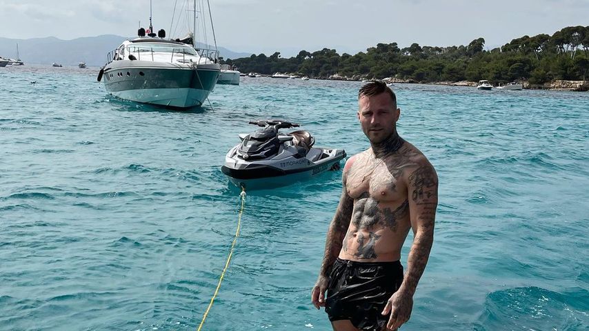 Wie Jason Statham: Kontra K teilt filmreifes Urlaubsbild!
