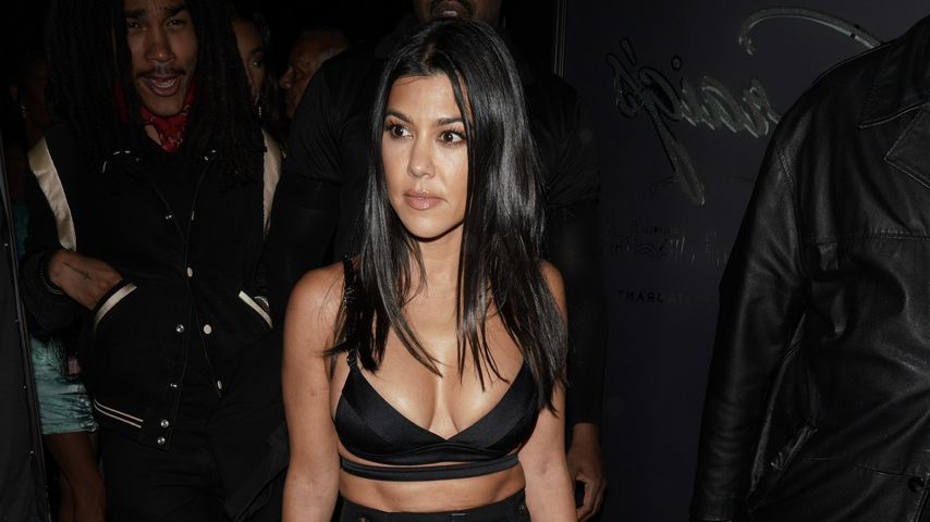 Kourtney Kardashian verlässt ein Restaurant in West Hollywood