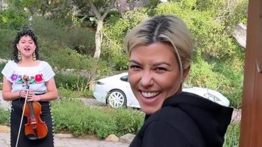 Ganz natürlich: Kourtney Kardashian steht zu ihren Falten!