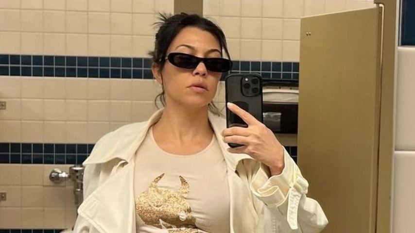 So lässig präsentiert Kourtney Kardashian ihre Babykugel!