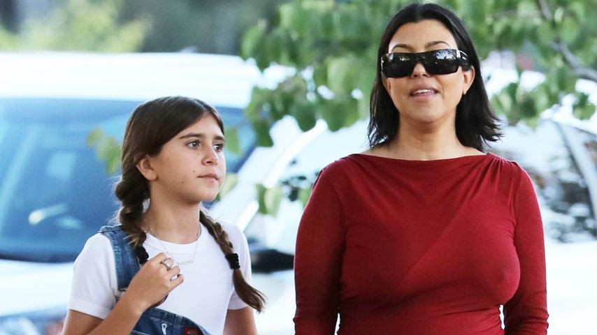 Kourtney Kardashian mit ihrer Tochter Penelope, 2023
