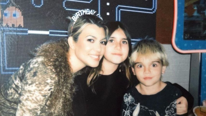 Kourtney Kardashian mit ihrer Tochter Penelope und ihrem Sohn Reign im April 2023