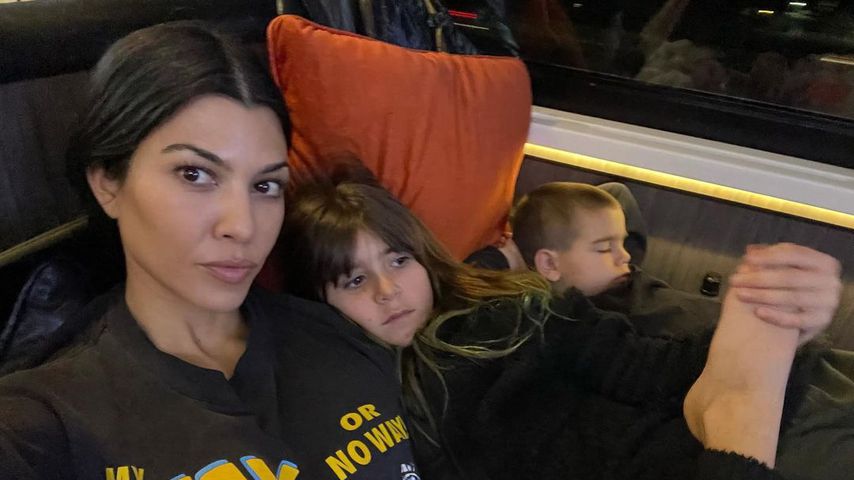 Kourtney Kardashian und ihre Kinder Penelope und Reign