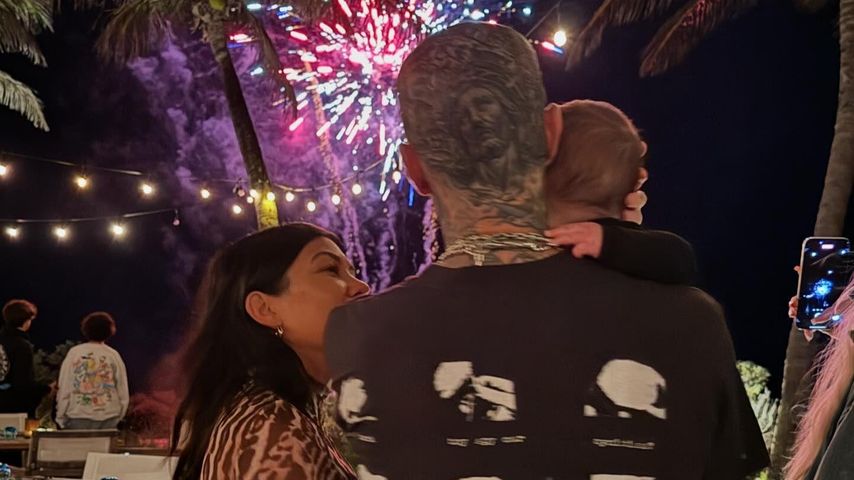 Kourtney Kardashian, Travis Barker und ihr Sohn Rocky, 2024