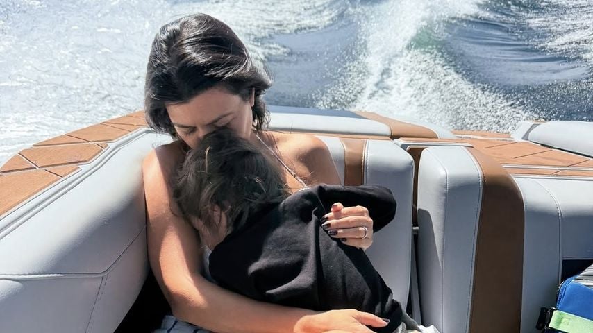 Kourtney Kardashian und Sohn im August 2025