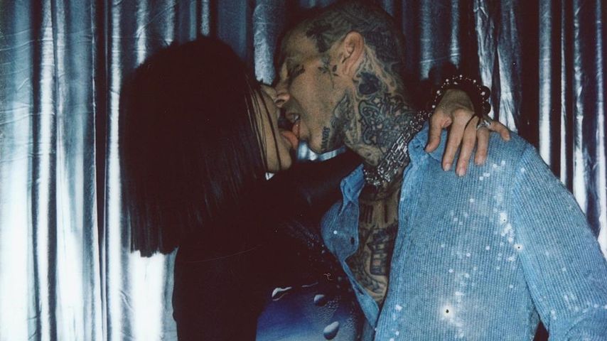 Zungenparty: Kourtney Kardashian und Travis knutschen wild