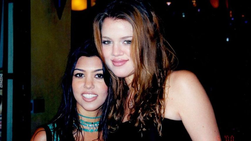 Kourtney und Khloé Kardashian in jungen Jahren